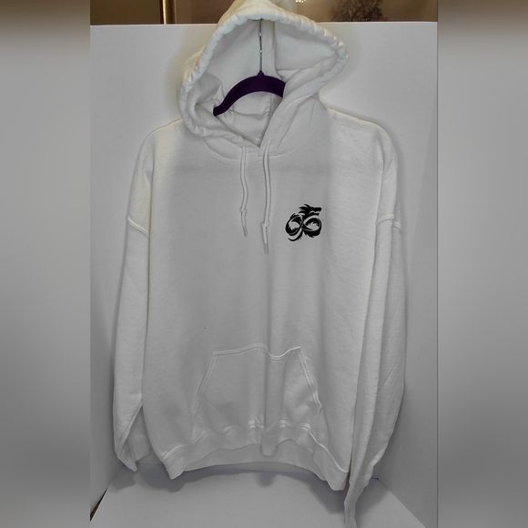 Gildan Other - Gildan White Hoodie with Cool Design Size XL